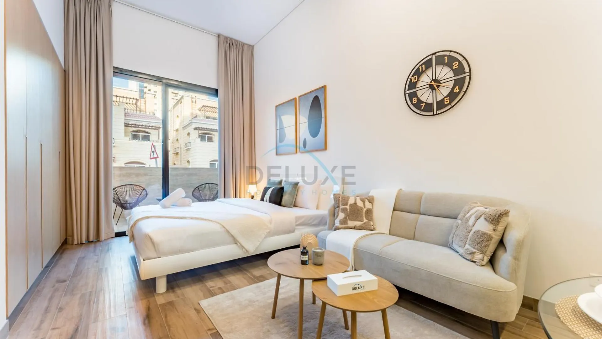 Community Views Studio With Balcony Near Parks, Oakley Square Residences, Jumeirah Village Circle By Deluxe Holiday Homes Dubaj